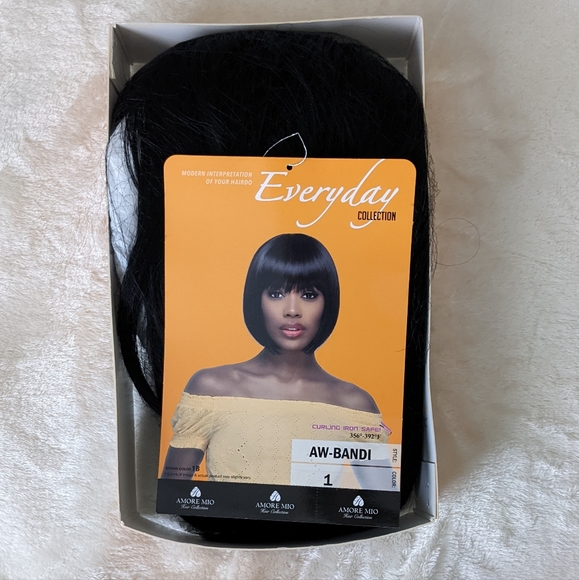 Synthetic Full Bob Wig Color 1 - Picture 1 of 3